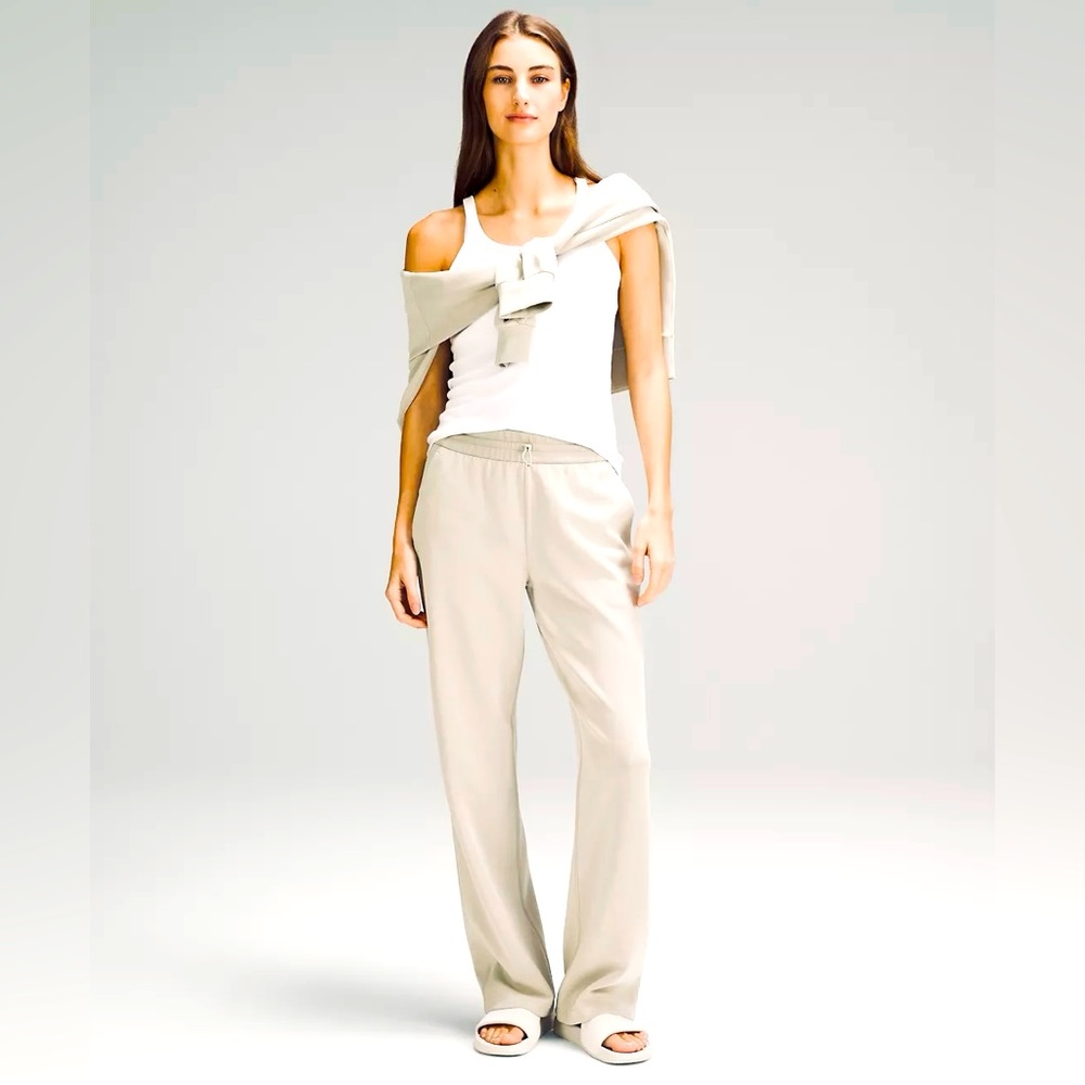 NWT Lululemon Softstreme High-Rise Pant In Bone